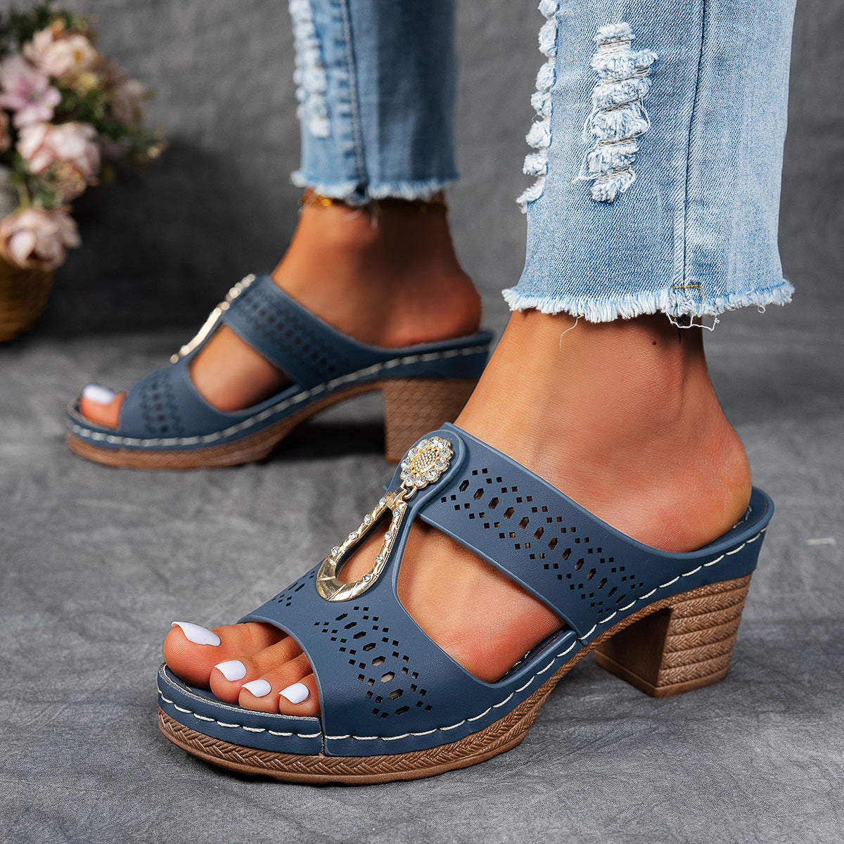 Handgemaakte orthopedische sandalen met hak Helga